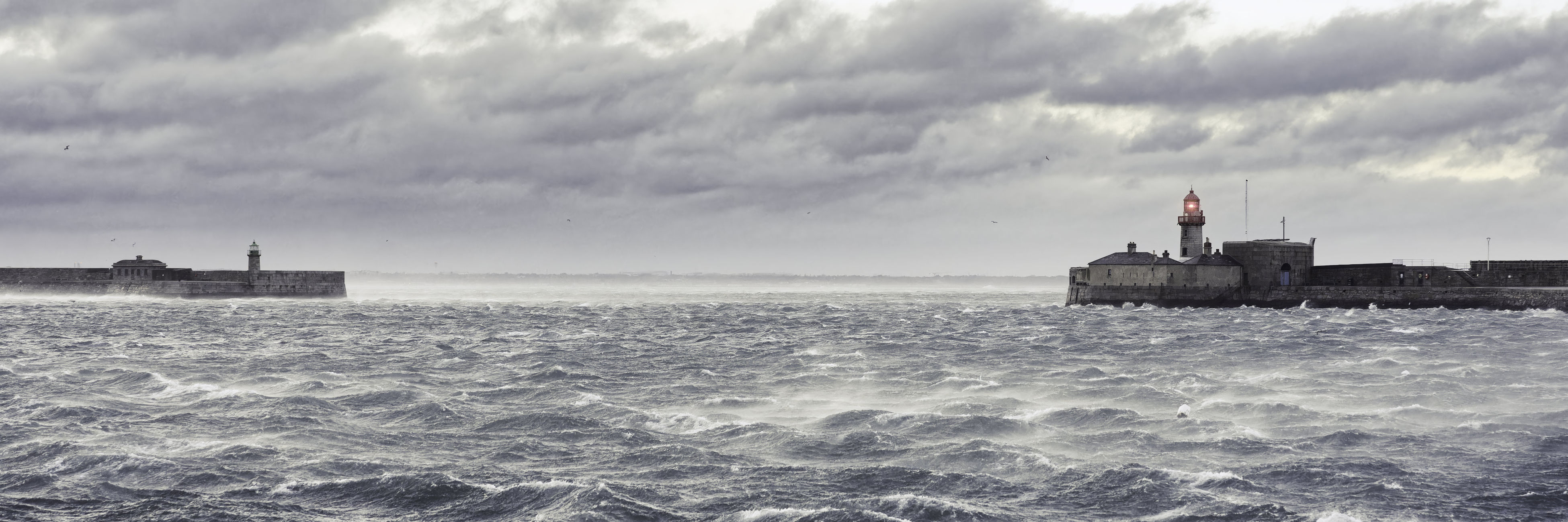 Seascape photograph of Dún Laoghaire Pier.